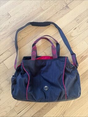 Avivva Navy Tote with Pink Trim and Patterned Handles